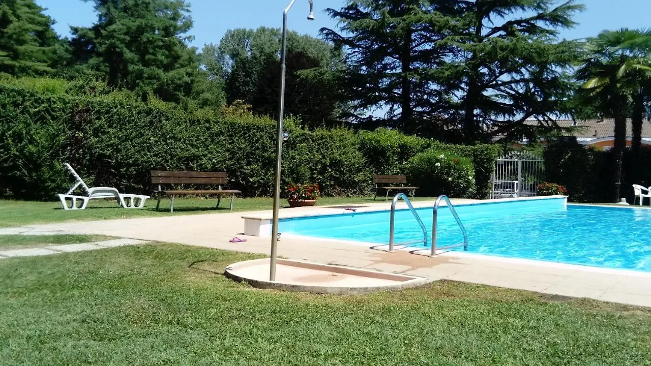 Nice Lake View Apartment イスプラ 0*,  イタリア