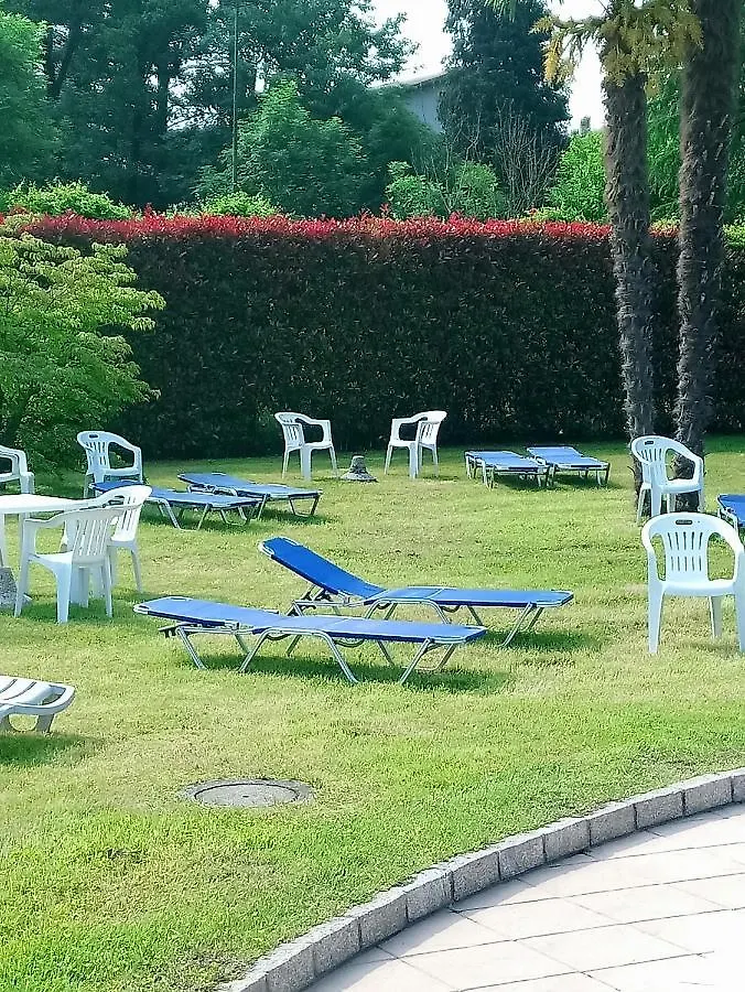 Nice Lake View Apartment イスプラ イタリア
