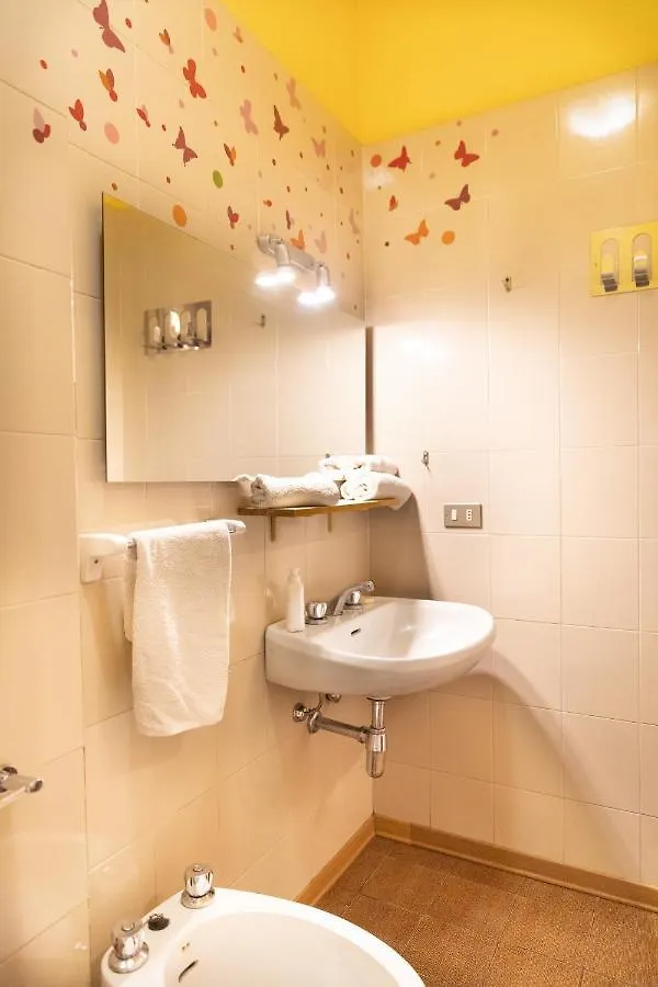Nice Lake View Apartment イスプラ 0*,  イタリア